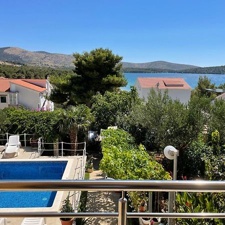 Apartments Villa Ra Zaboric Bagian luar foto