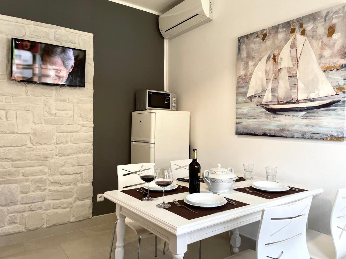 Apartments Villa Ra Zaboric Bagian luar foto