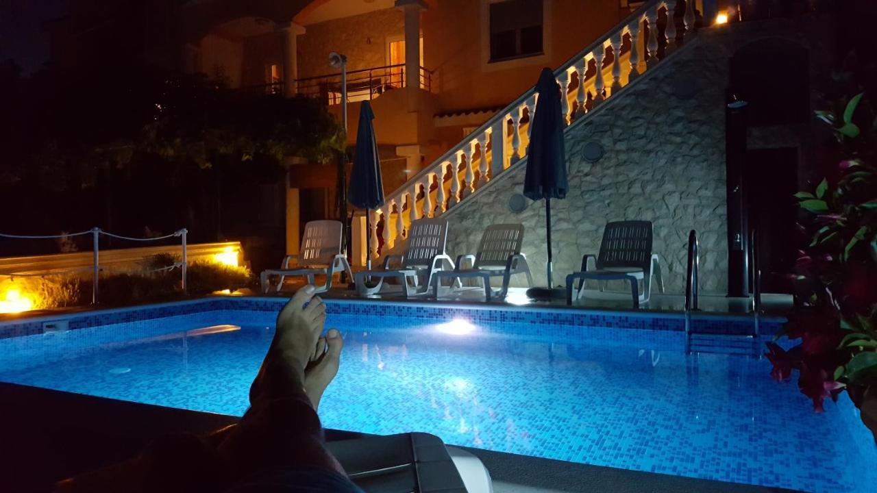 Apartments Villa Ra Zaboric Bagian luar foto
