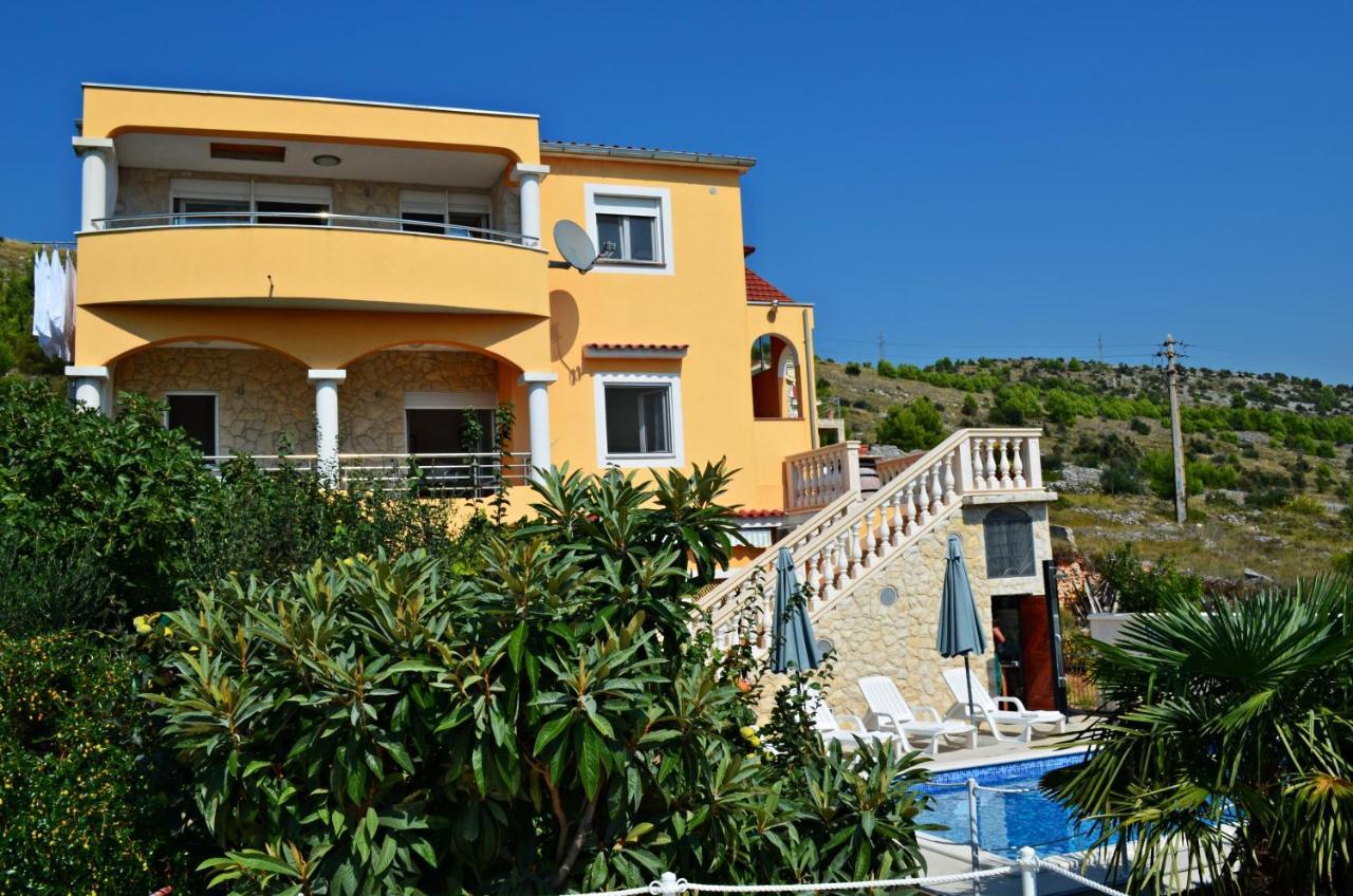 Apartments Villa Ra Zaboric Bagian luar foto