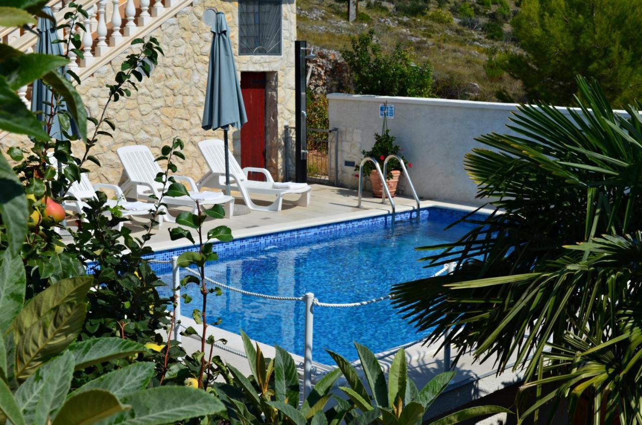 Apartments Villa Ra Zaboric Bagian luar foto