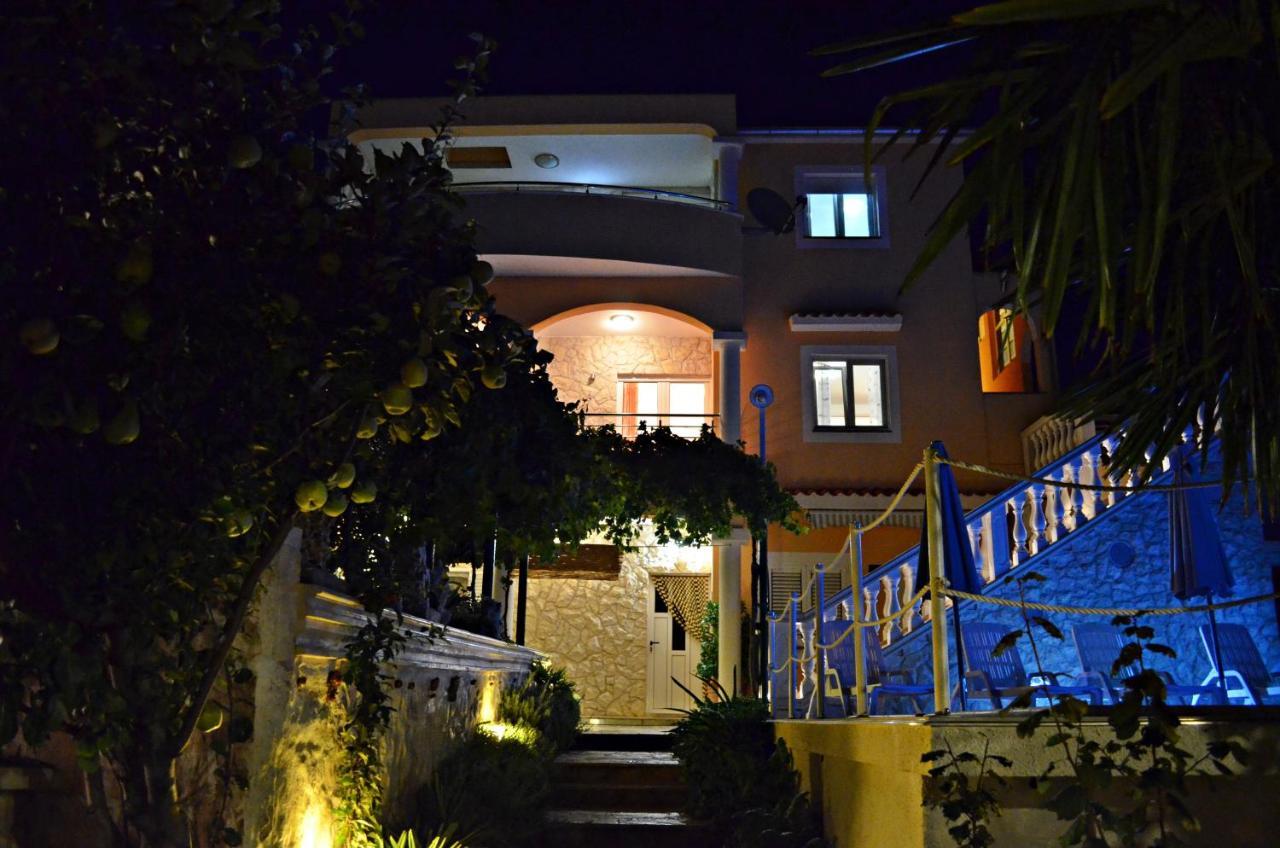 Apartments Villa Ra Zaboric Bagian luar foto