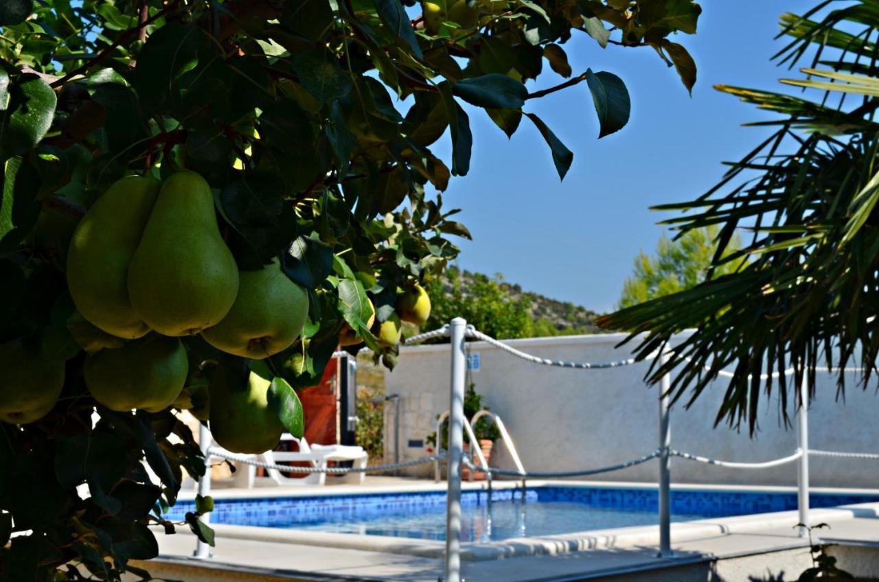 Apartments Villa Ra Zaboric Bagian luar foto