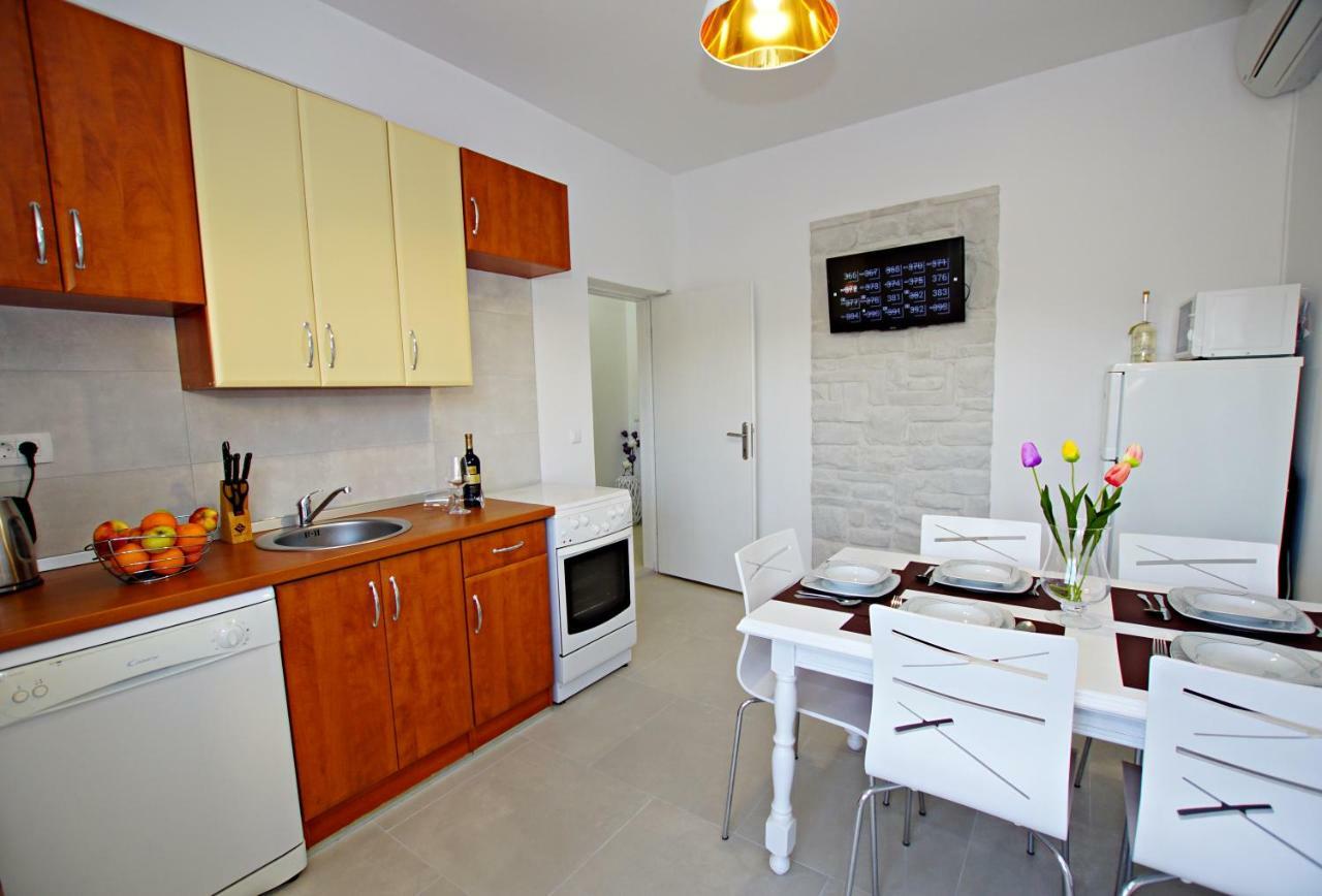Apartments Villa Ra Zaboric Bagian luar foto