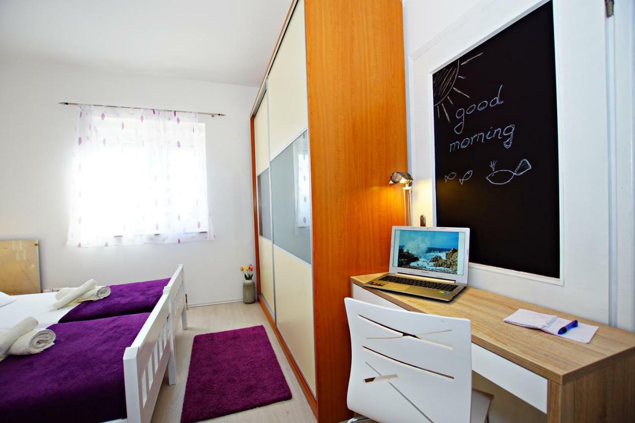 Apartments Villa Ra Zaboric Bagian luar foto